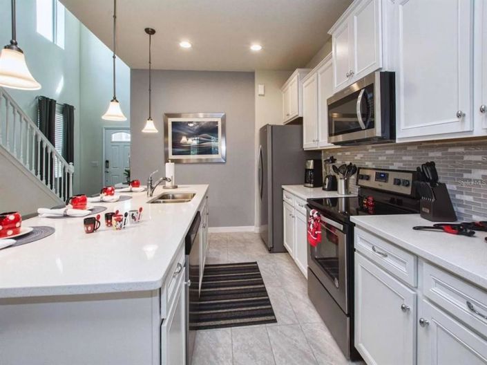 Image No.15-6 Bed Property for sale