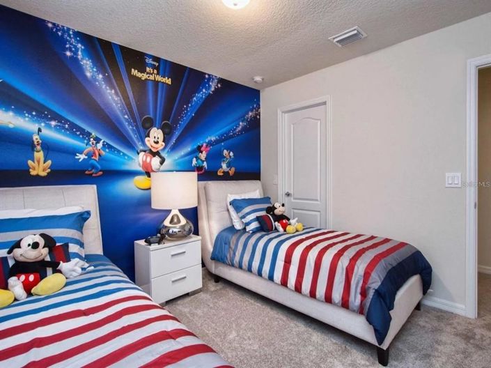 Image No.18-6 Bed Property for sale