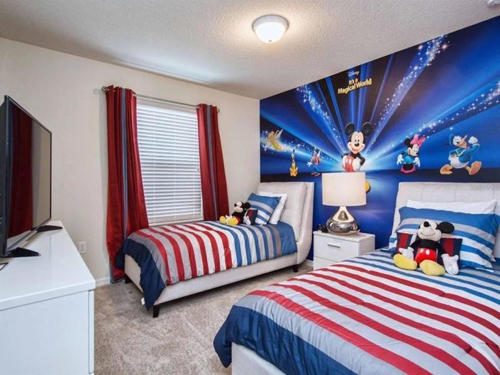 Image No.19-6 Bed Property for sale