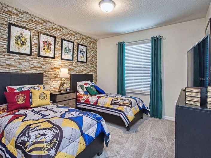 Image No.20-6 Bed Property for sale