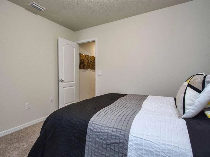 Image No.23-6 Bed Property for sale