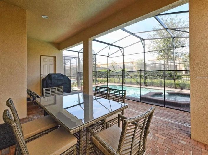 Image No.4-6 Bed Property for sale