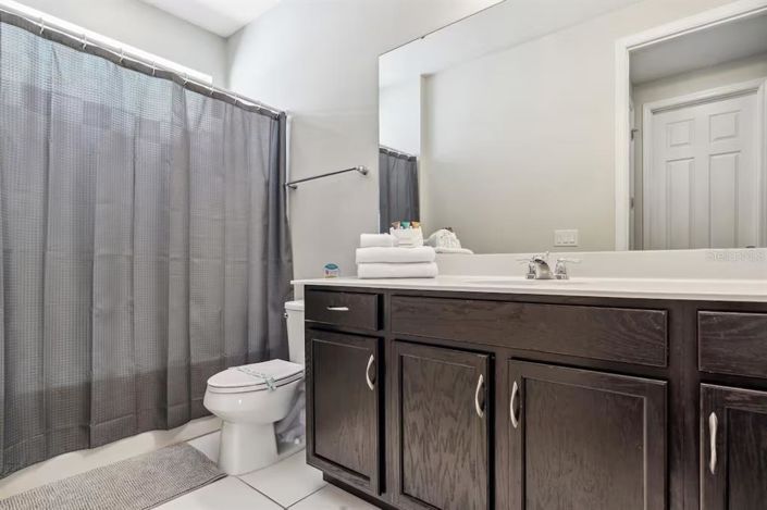 Image No.27-5 Bed Property for sale