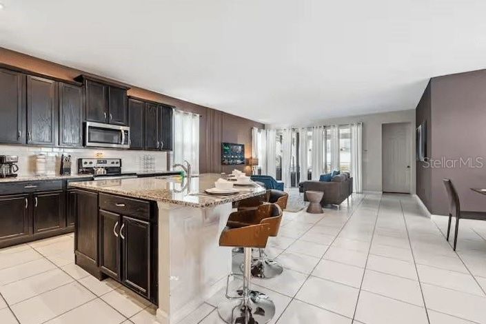 Image No.5-5 Bed Property for sale