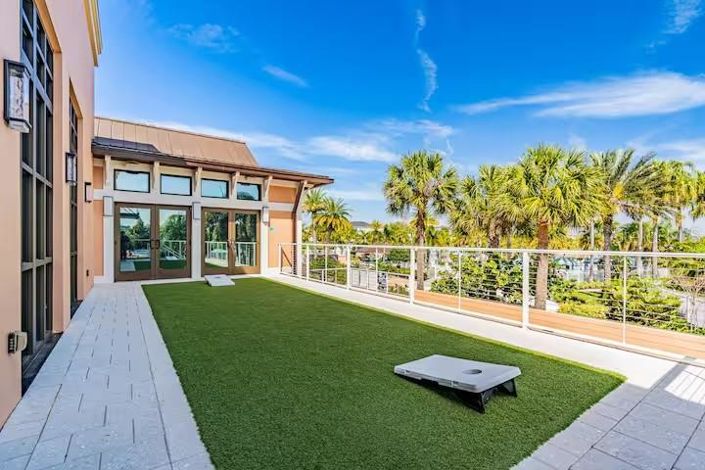 Image No.70-5 Bed Property for sale