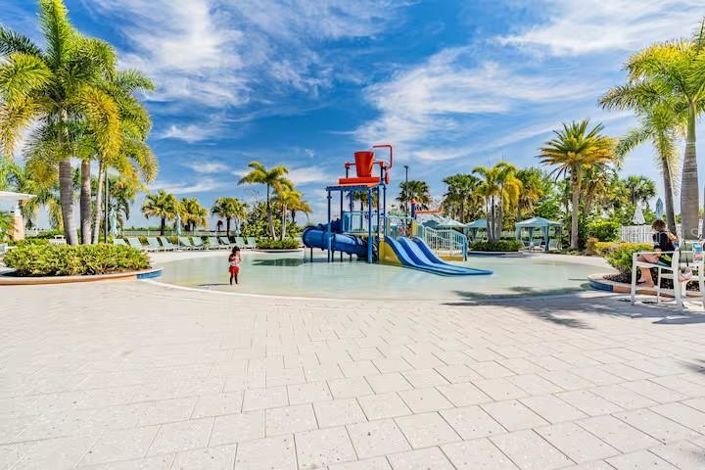 Image No.77-5 Bed Property for sale