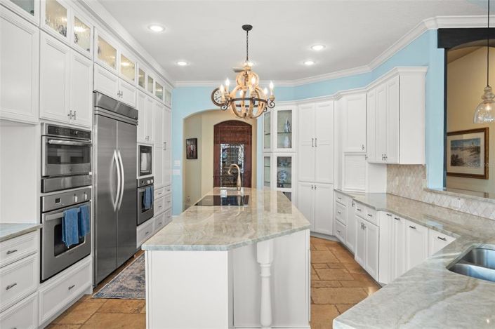 Image No.15-5 Bed Property for sale