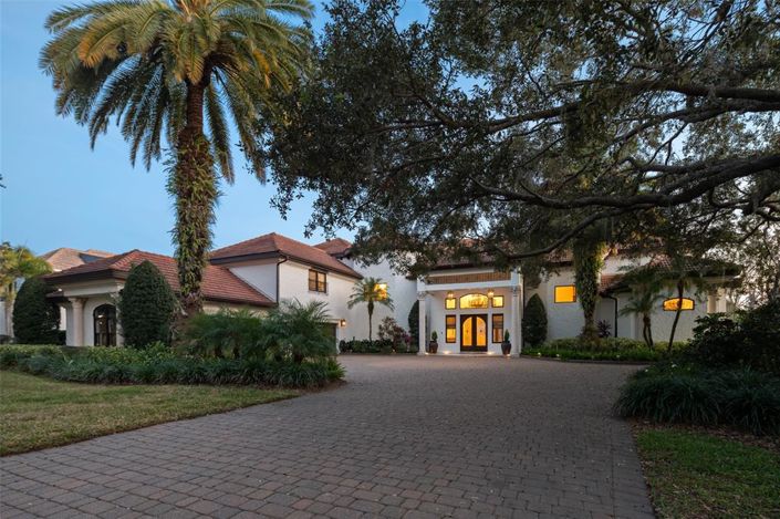 Image No.2-5 Bed Property for sale