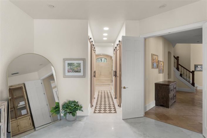 Image No.23-5 Bed Property for sale