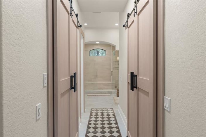 Image No.24-5 Bed Property for sale