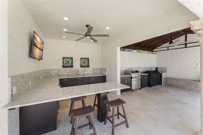 Image No.43-5 Bed Property for sale