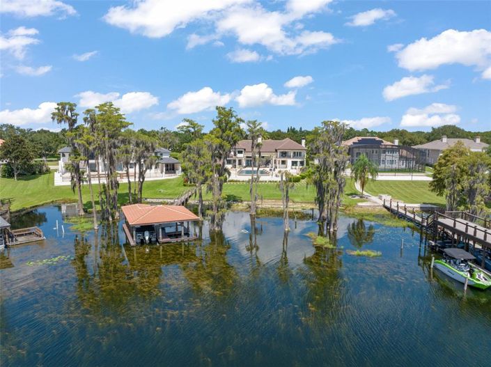 Image No.66-5 Bed Property for sale