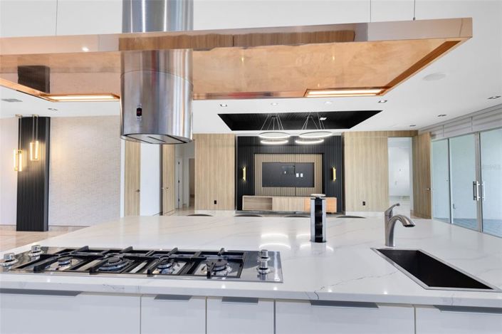 Image No.11-4 Bed Property for sale