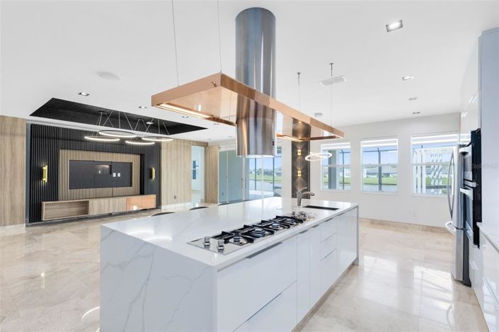 Image No.12-4 Bed Property for sale