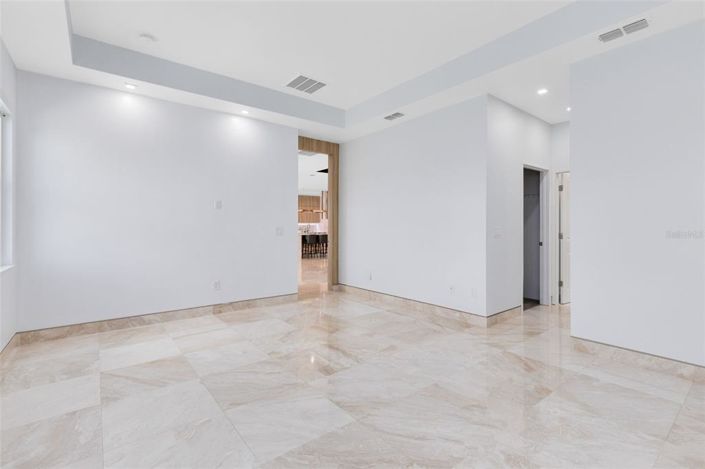 Image No.14-4 Bed Property for sale