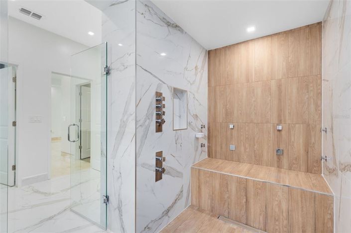 Image No.16-4 Bed Property for sale