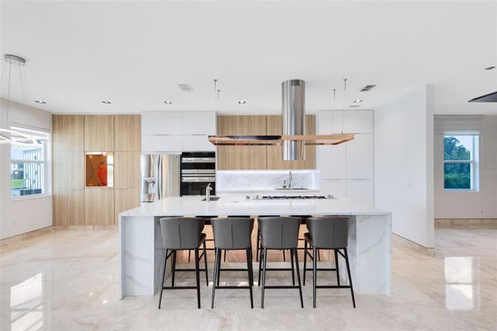 Image No.9-4 Bed Property for sale