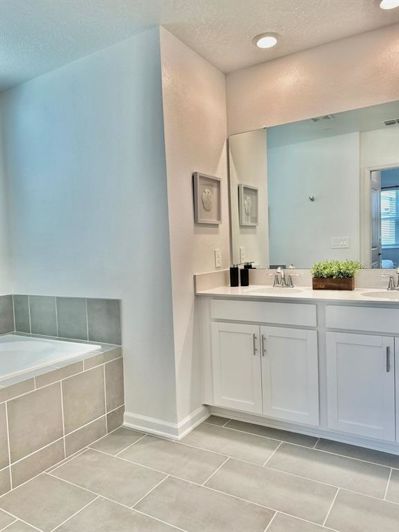 Image No.12-2 Bed Property for sale