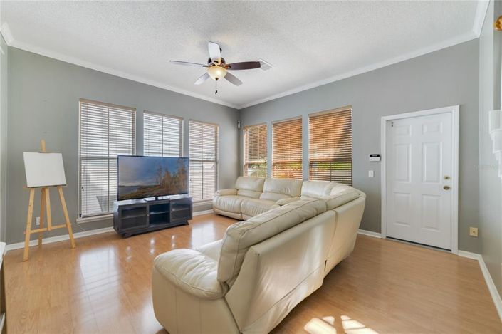 Image No.8-3 Bed Property for sale