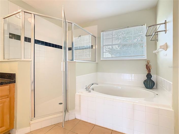 Image No.40-5 Bed Property for sale