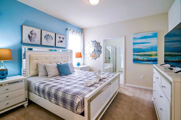 Image No.20-7 Bed Property for sale