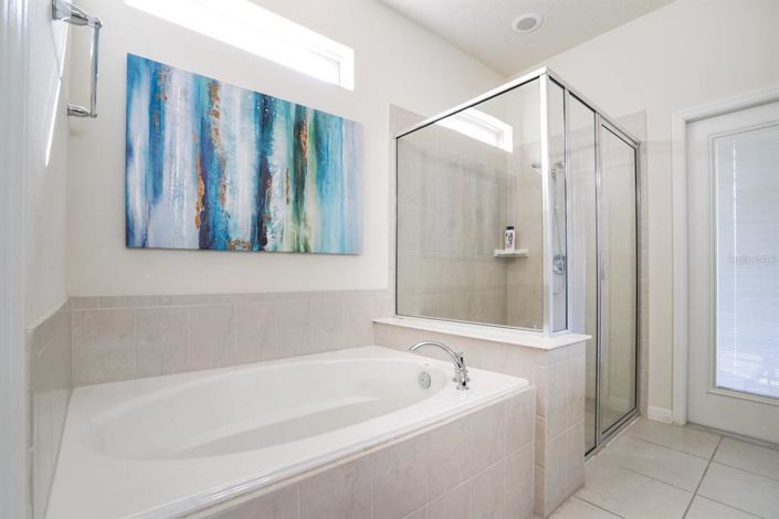 Image No.25-7 Bed Property for sale