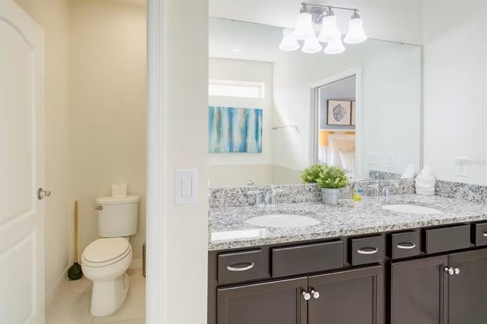 Image No.27-7 Bed Property for sale