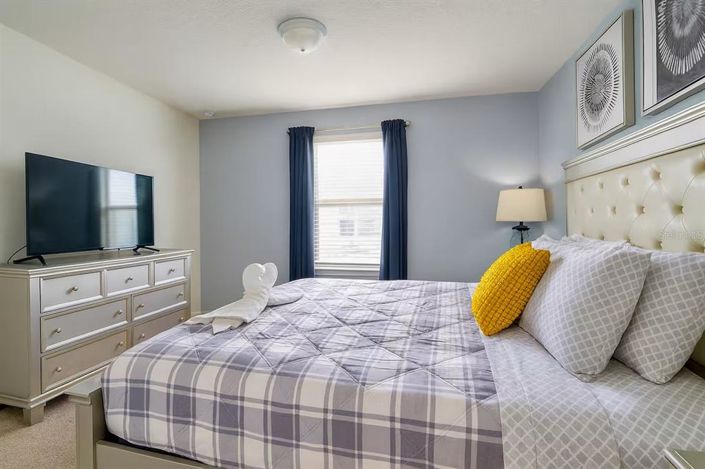 Image No.30-7 Bed Property for sale