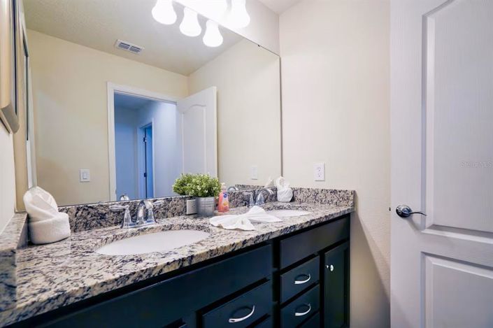 Image No.37-7 Bed Property for sale