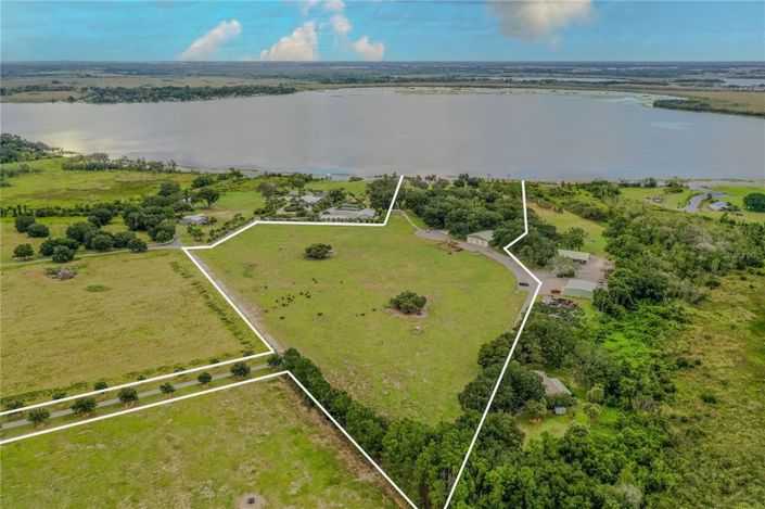 Image No.3-Propriété de 4 chambres à vendre à Haines City