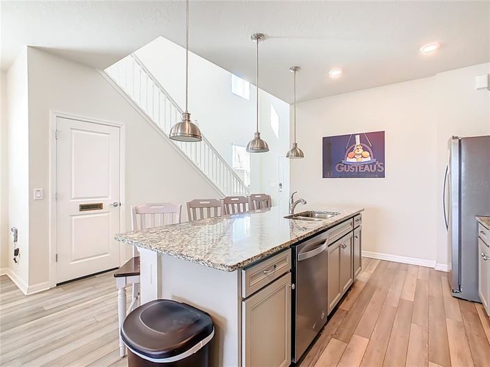 Image No.14-6 Bed Property for sale