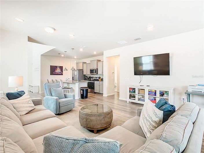 Image No.16-6 Bed Property for sale