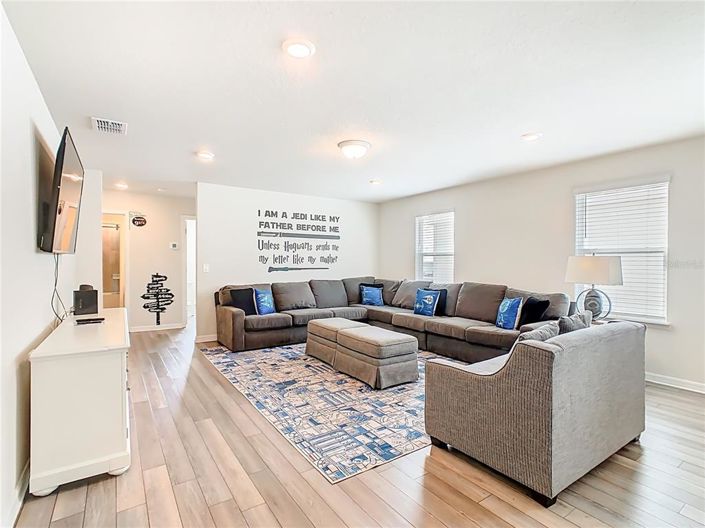 Image No.23-6 Bed Property for sale