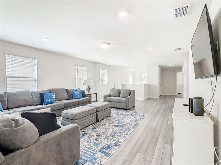 Image No.28-6 Bed Property for sale