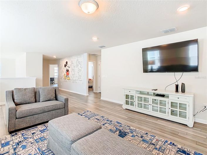 Image No.32-6 Bed Property for sale