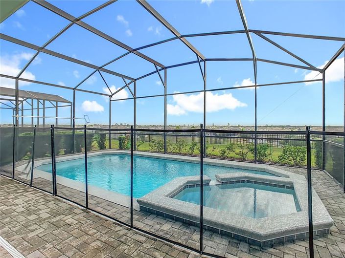 Image No.42-6 Bed Property for sale