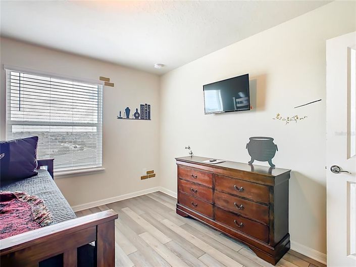 Image No.62-6 Bed Property for sale