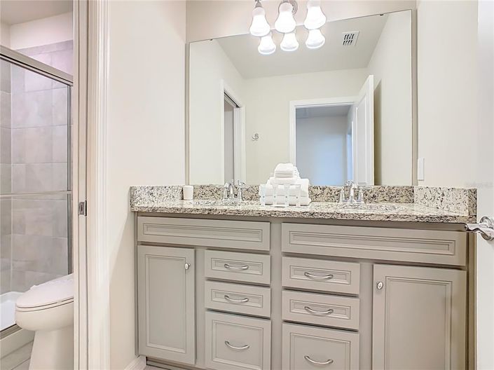 Image No.63-6 Bed Property for sale