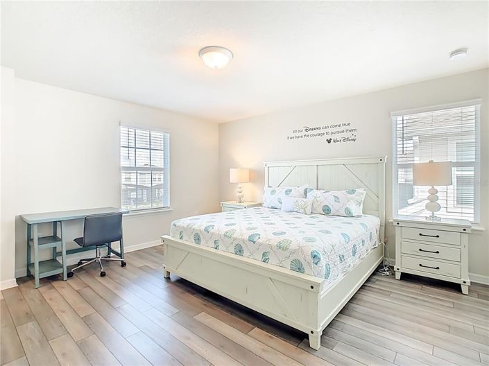 Image No.75-6 Bed Property for sale