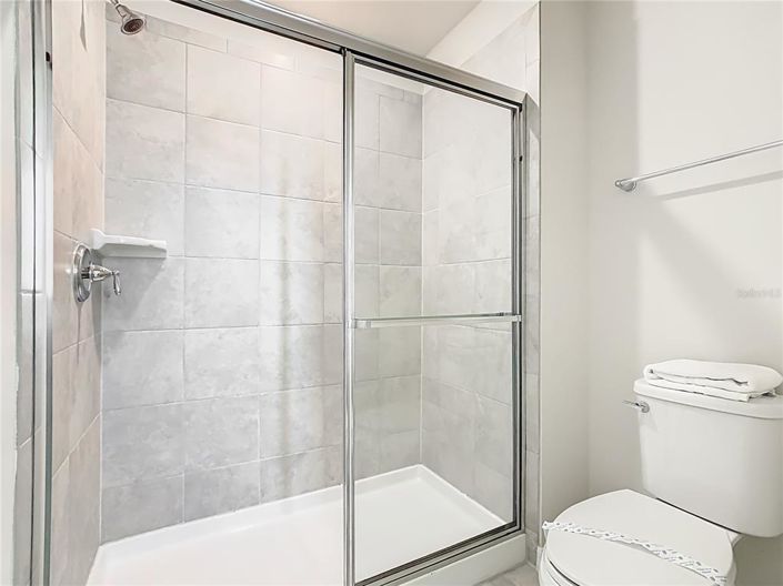 Image No.77-6 Bed Property for sale