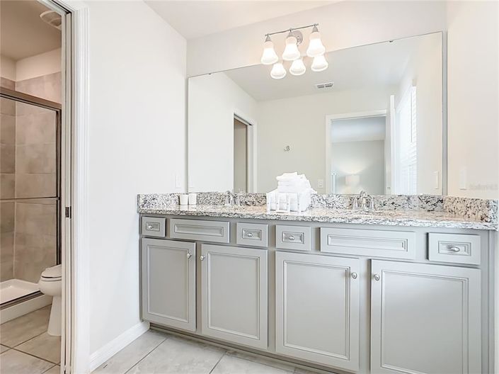 Image No.78-6 Bed Property for sale