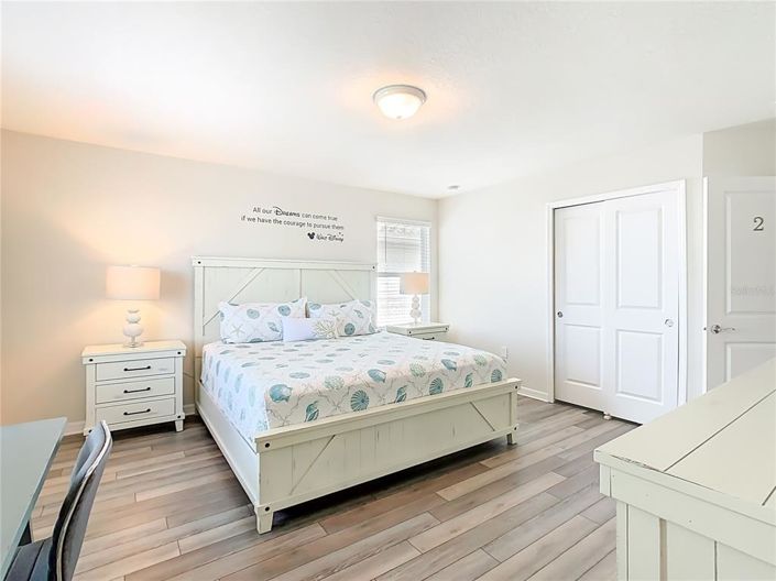 Image No.79-6 Bed Property for sale