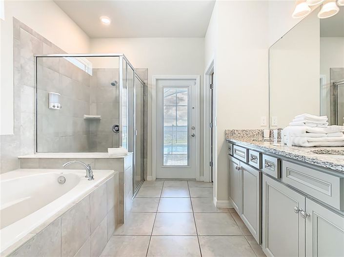 Image No.85-6 Bed Property for sale