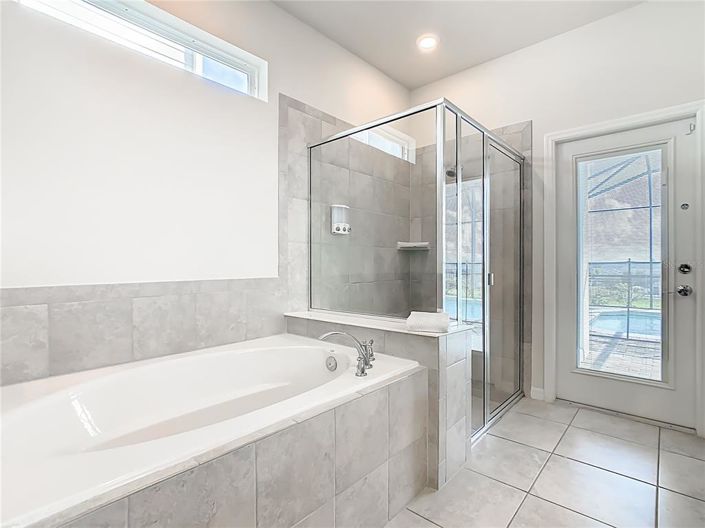 Image No.87-6 Bed Property for sale