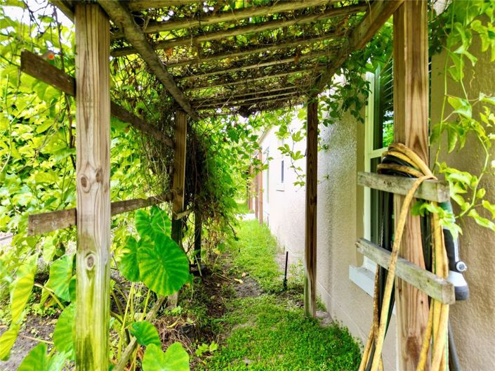 Image No.17-4 Bed Property for sale