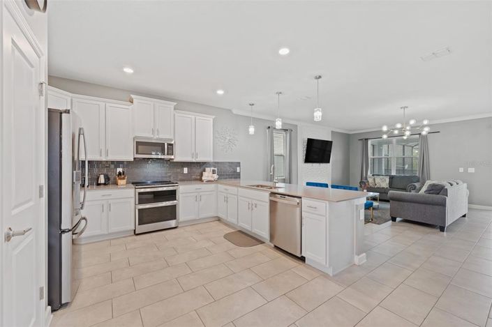 Image No.18-9 Bed Property for sale