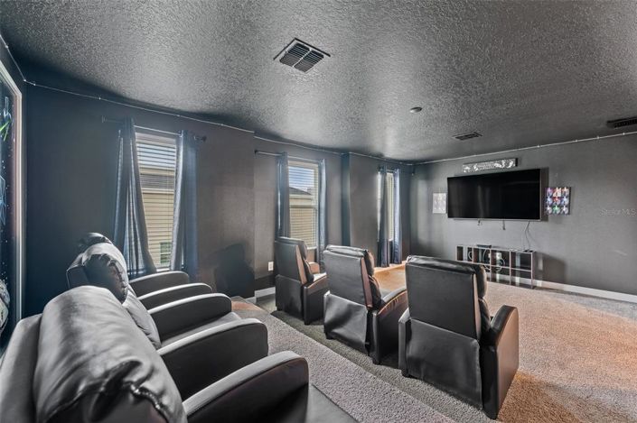 Image No.40-9 Bed Property for sale