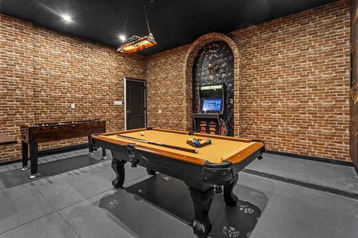 Image No.31-12 Bed Property for sale