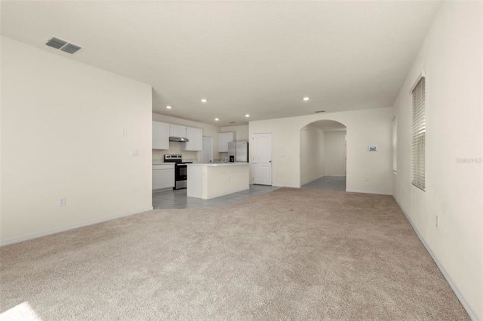 Image No.12-5 Bed Property for sale