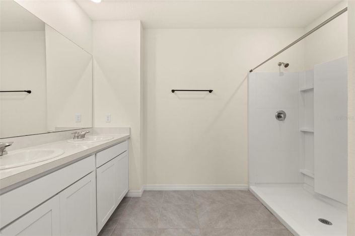 Image No.28-5 Bed Property for sale